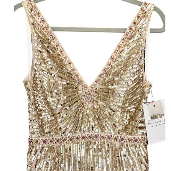 NWT MAC DUGGAL Starburst Sequin Embellished Gold V-Neck Evening Gown Size 6 - Picture 8 of 12